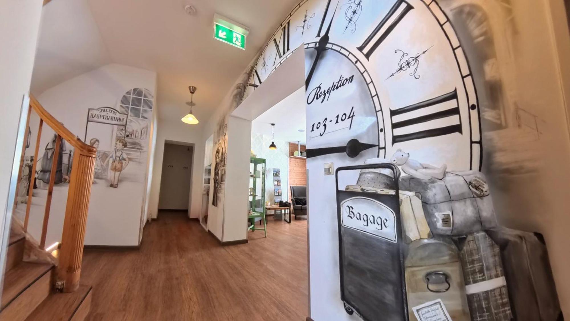 Spielzeughotel 3*